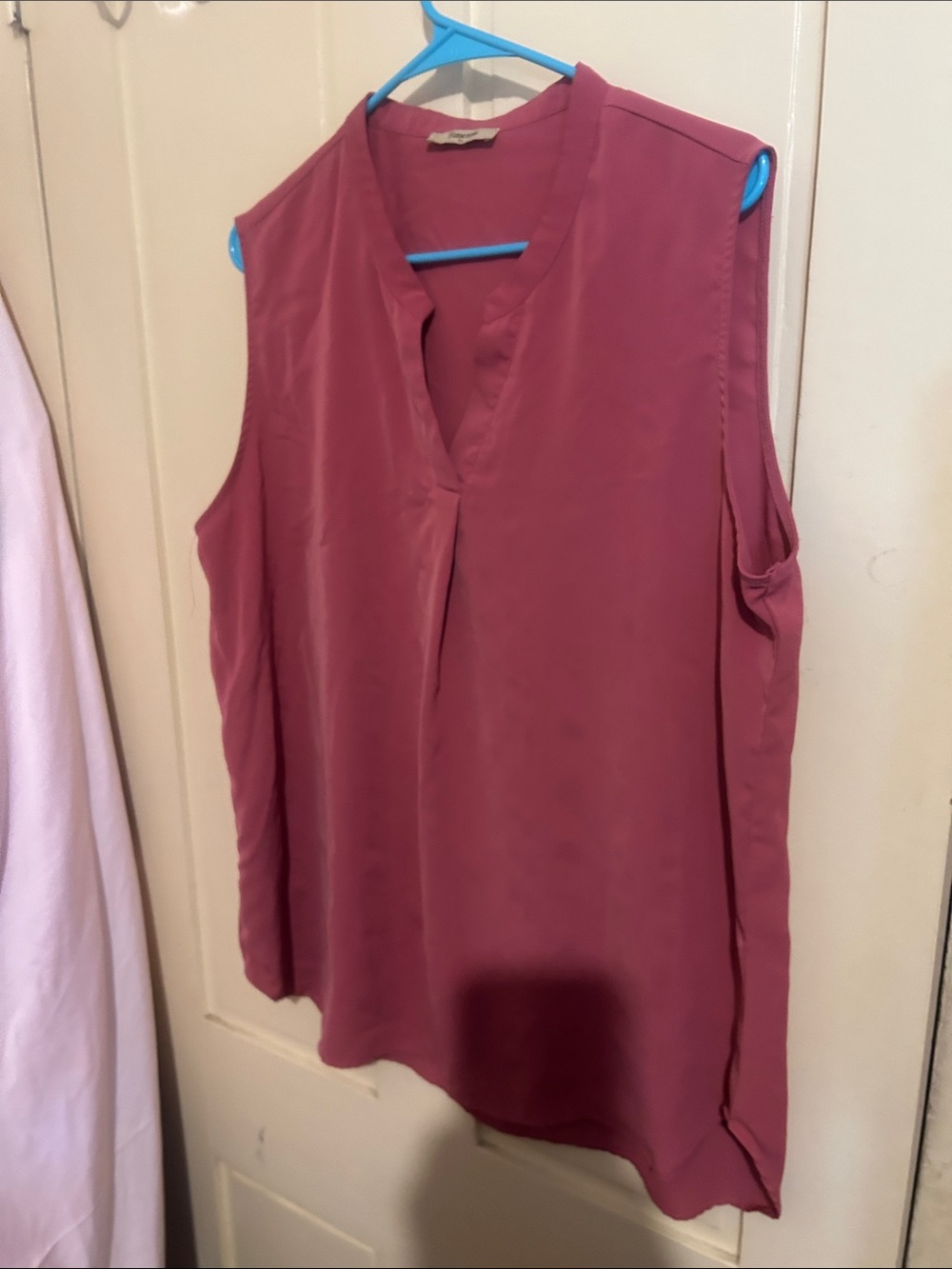 Sleeveless V-Neck Blouse in Dusty Rose